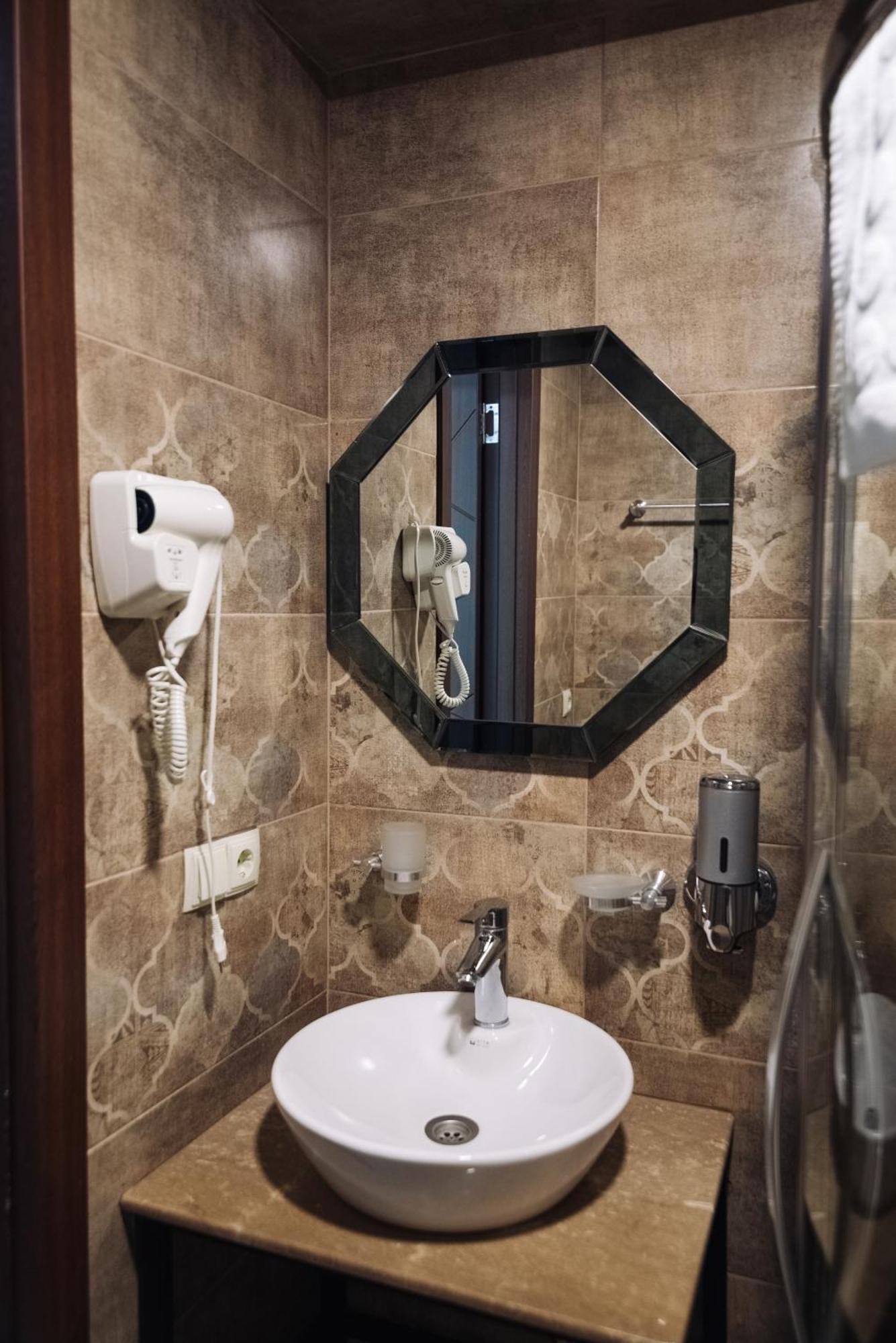 Royal Plaza Hotel Tbilisi Rum bild